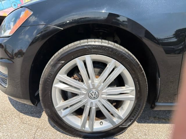 Used 2015 Volkswagen Golf TDI SE FWD image 35