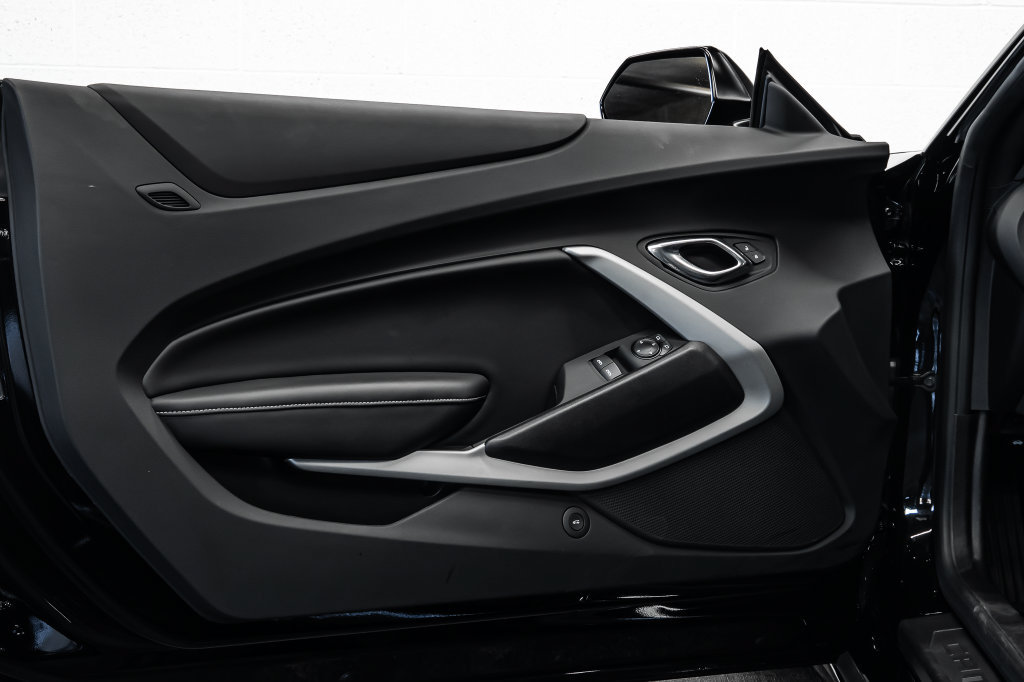 Used 2020 Chevrolet Camaro SS RWD image 19