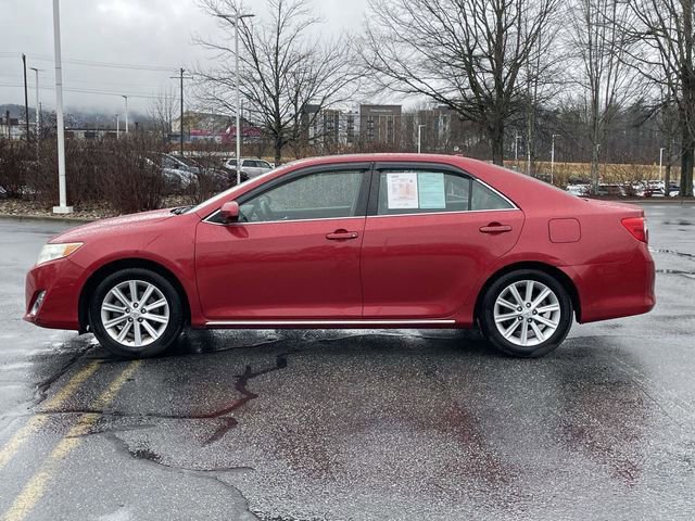 Used 2014 Toyota Camry XLE w/ Leather Package image 2