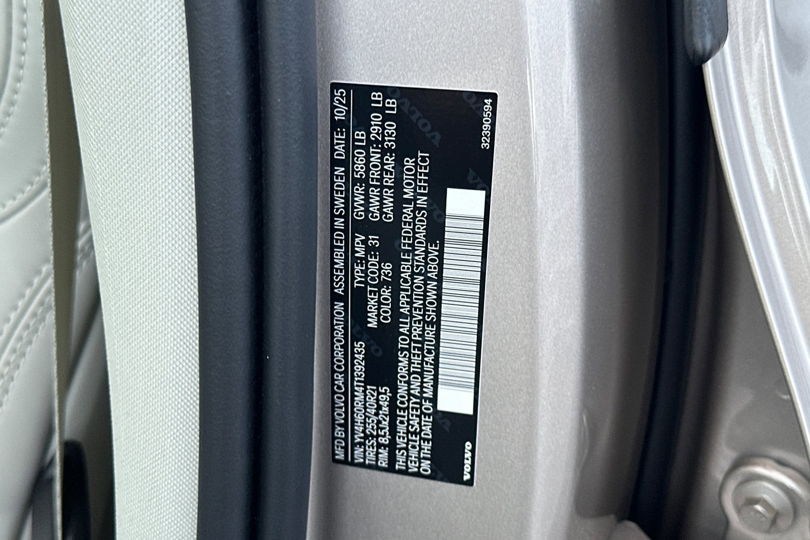 New 2026 Volvo XC60 T8 Ultra w/ Climate Package image 23