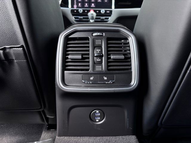 Certified 2026 Porsche Macan image 25