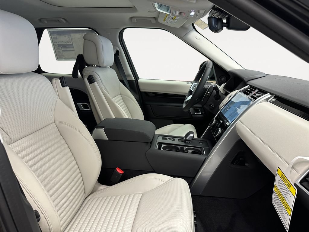 New 2026 Land Rover Discovery S AWD/4WD image 15