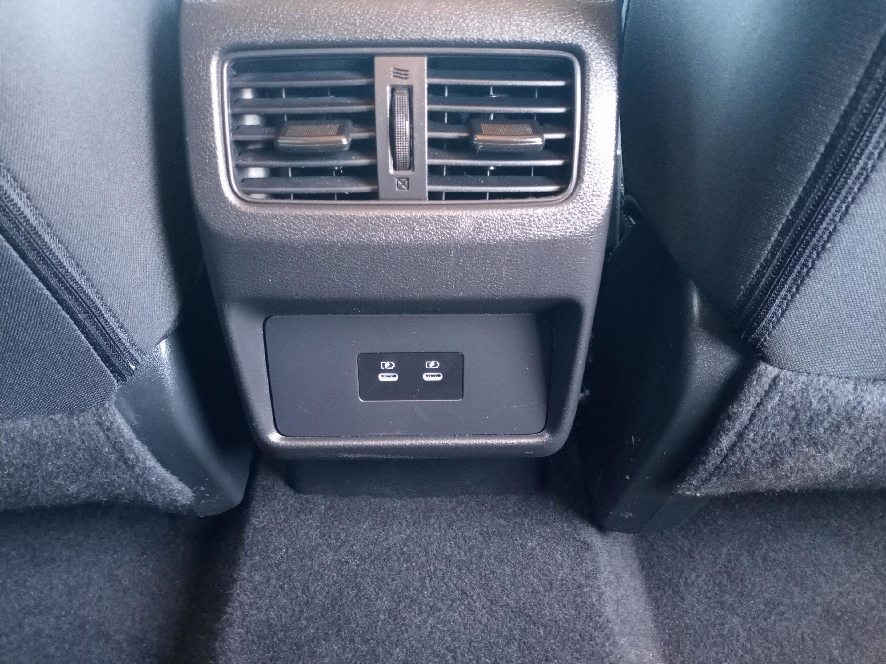 Used 2024 Nissan Rogue SV image 28