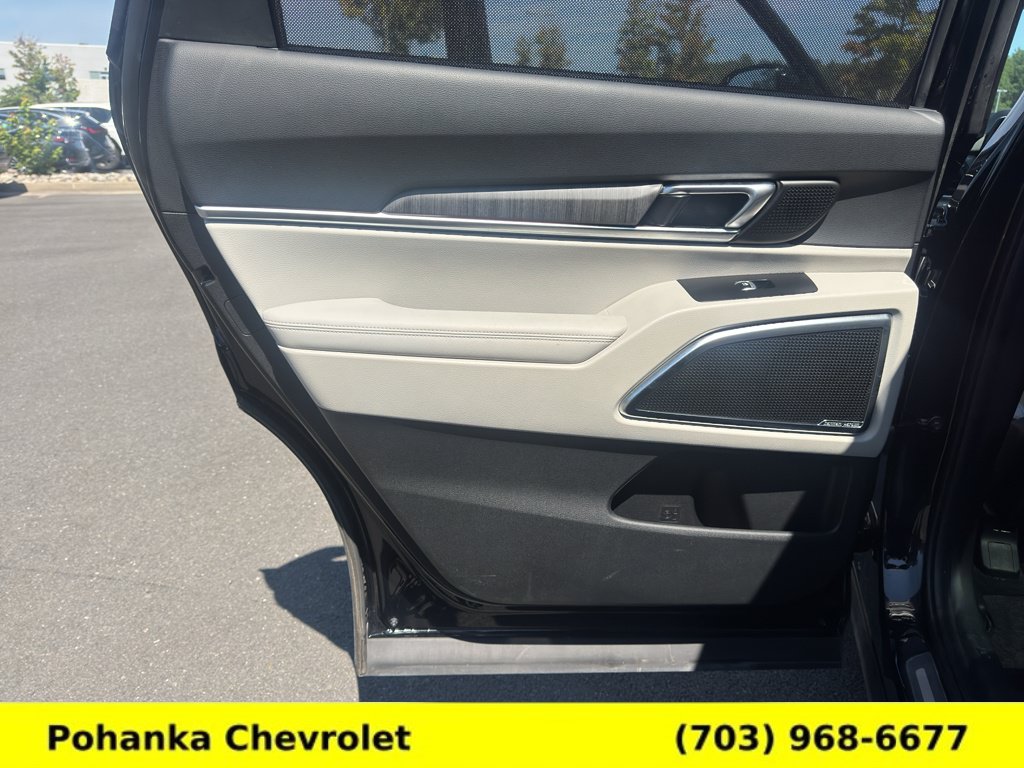 Used 2024 Kia Telluride SX w/ Towing Package FWD image 29