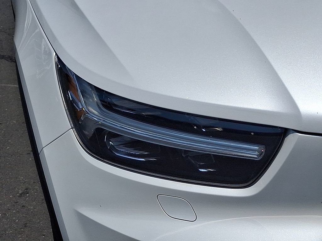 Used 2022 Volvo XC40 P8 Recharge Ultimate AWD/4WD image 9