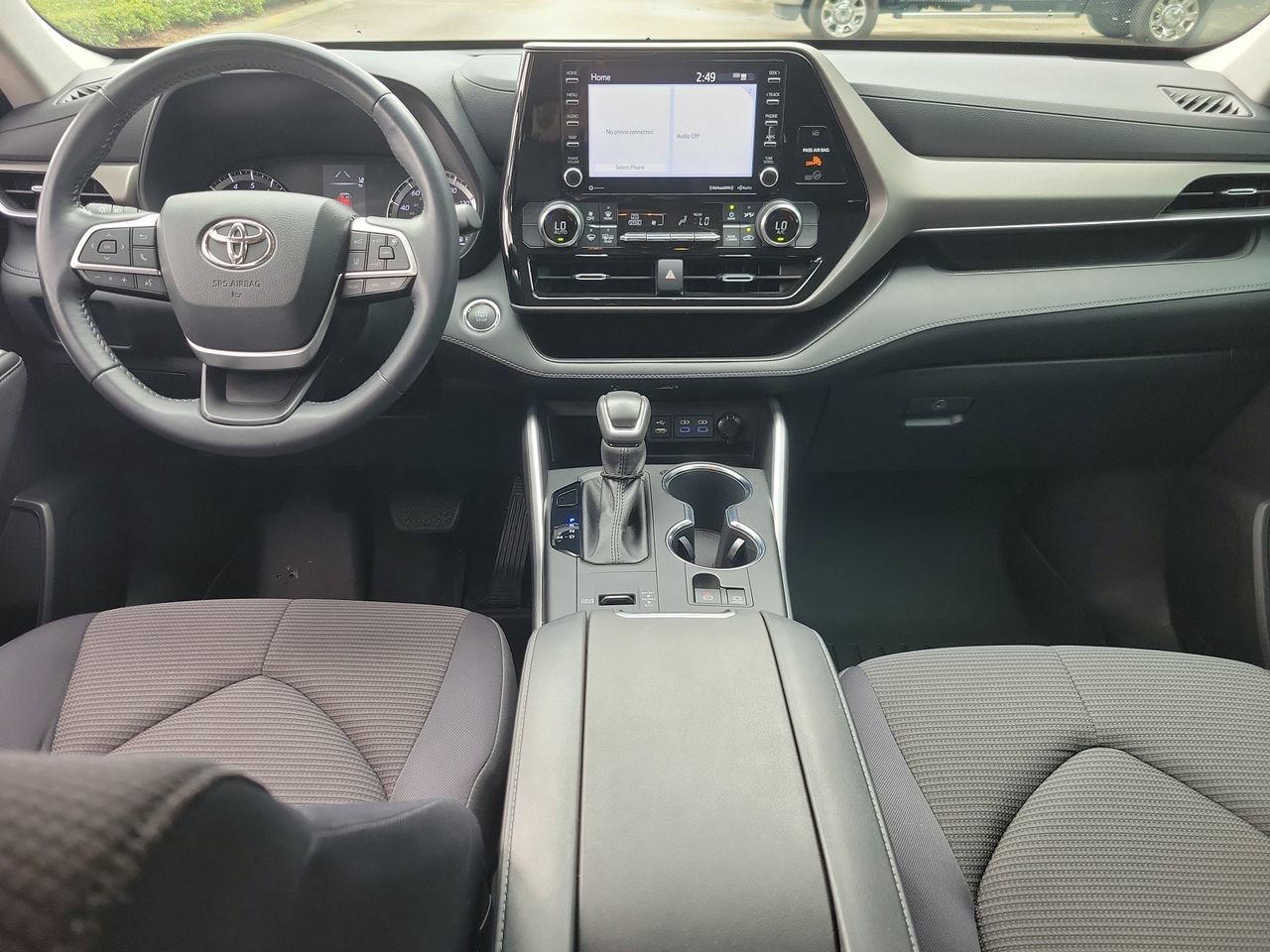 Used 2022 Toyota Highlander LE FWD image 13