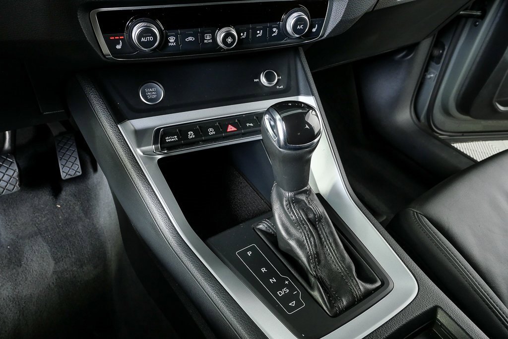 Used 2019 Audi Q3 2.0T Premium w/ Convenience Package image 16