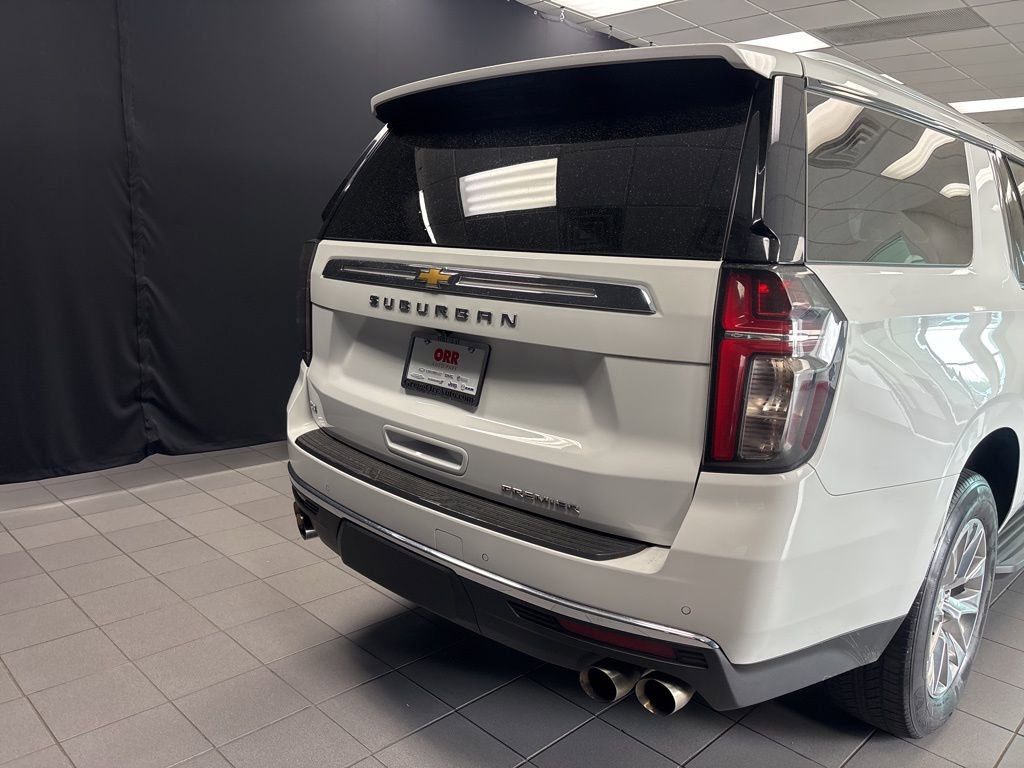 Used 2023 Chevrolet Suburban Premier image 4