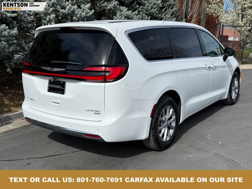 Used 2026 Chrysler Pacifica Limited image 8