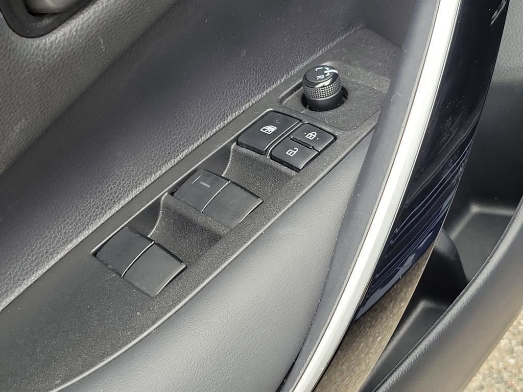 Certified 2022 Toyota Corolla LE image 25