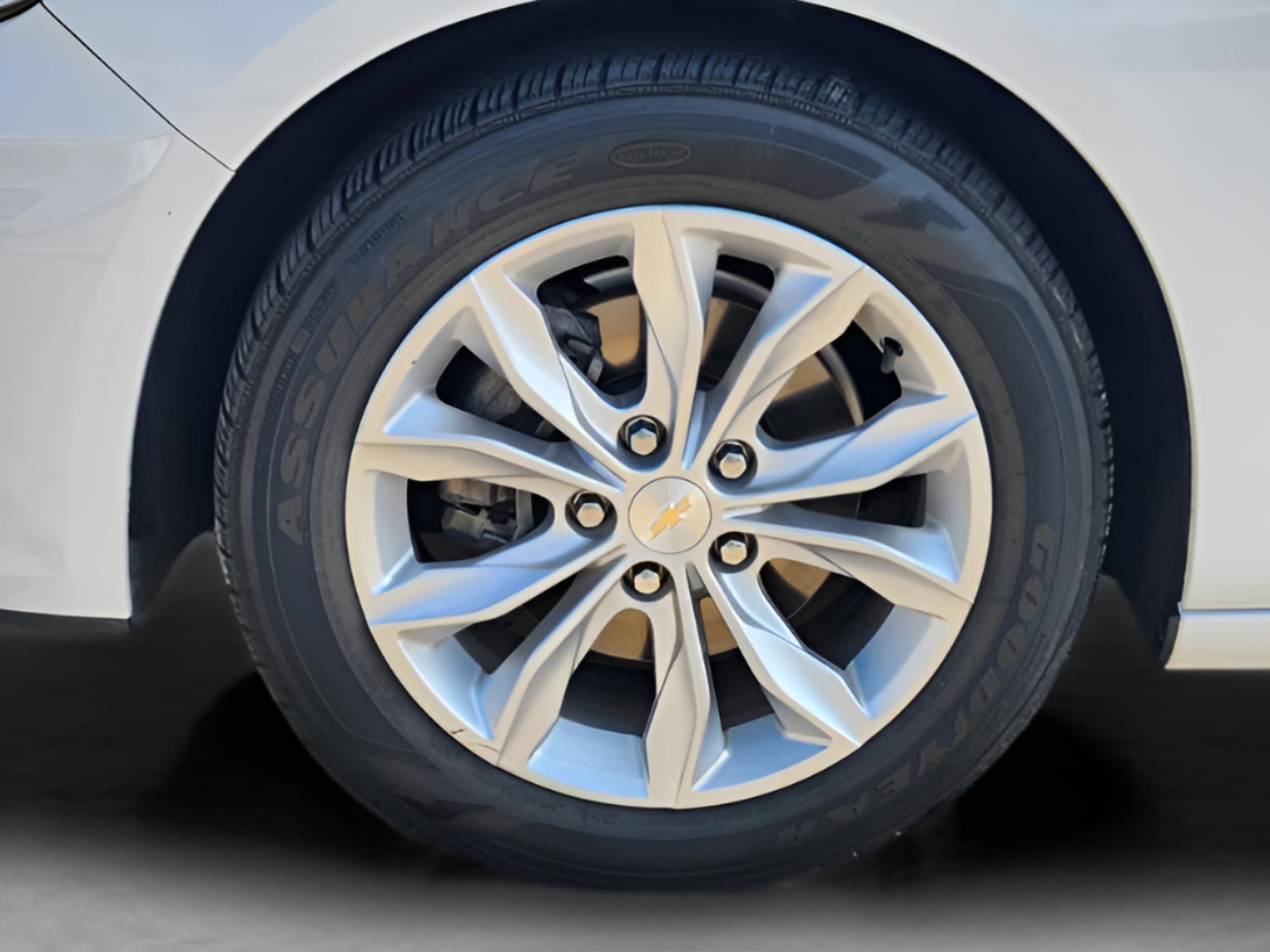 Used 2023 Chevrolet Malibu LT FWD image 37