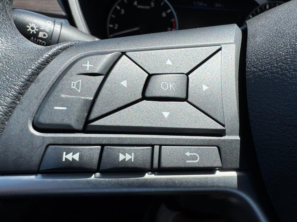 Used 2024 Nissan Altima 2.5 SV FWD image 16