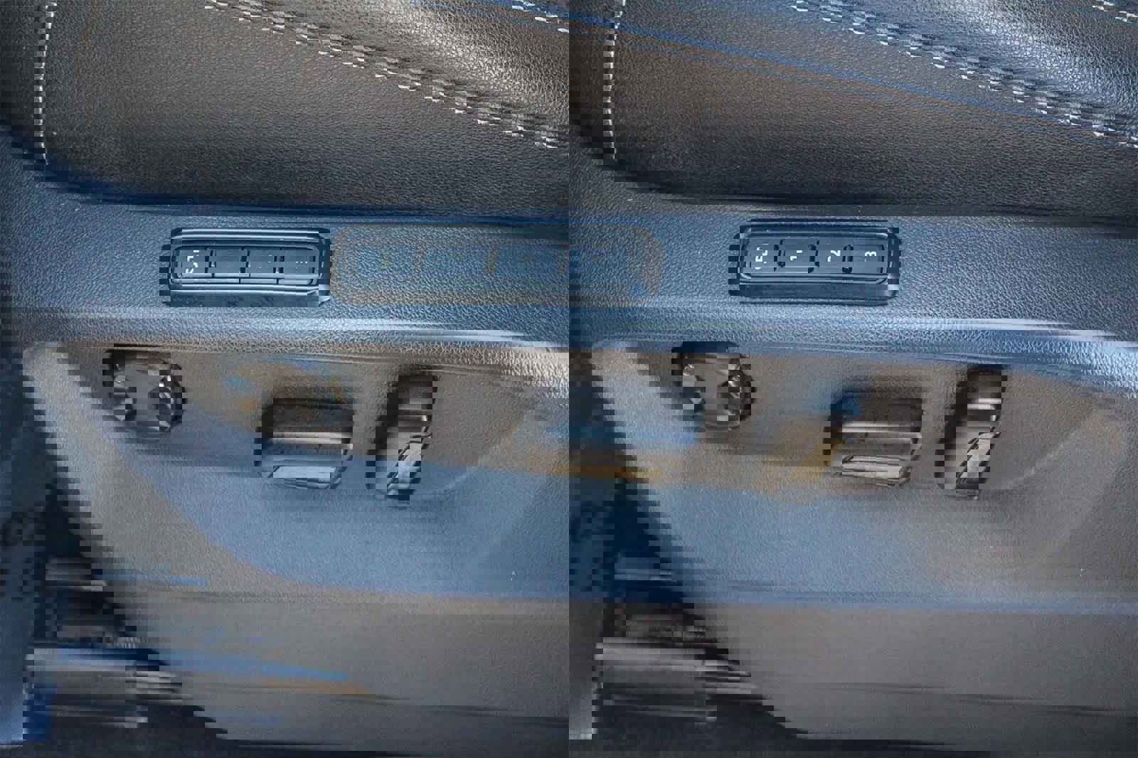 Used 2018 Volkswagen Atlas SEL Premium image 27