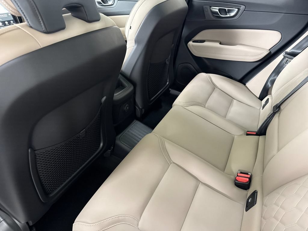 New 2026 Volvo XC60 T8 Plus w/ Protection Package Premier AWD/4WD image 11