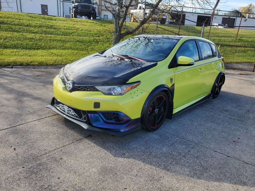 Used 2016 Scion iM image 2