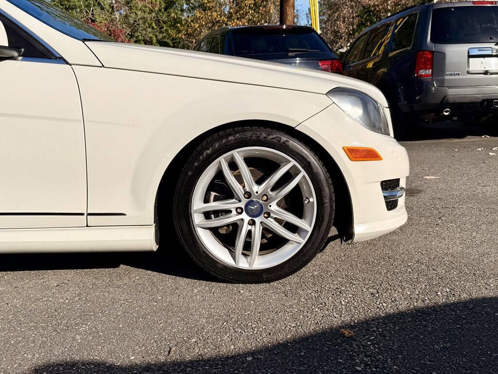 Used 2012 Mercedes-Benz C 300 4MATIC Sedan image 30