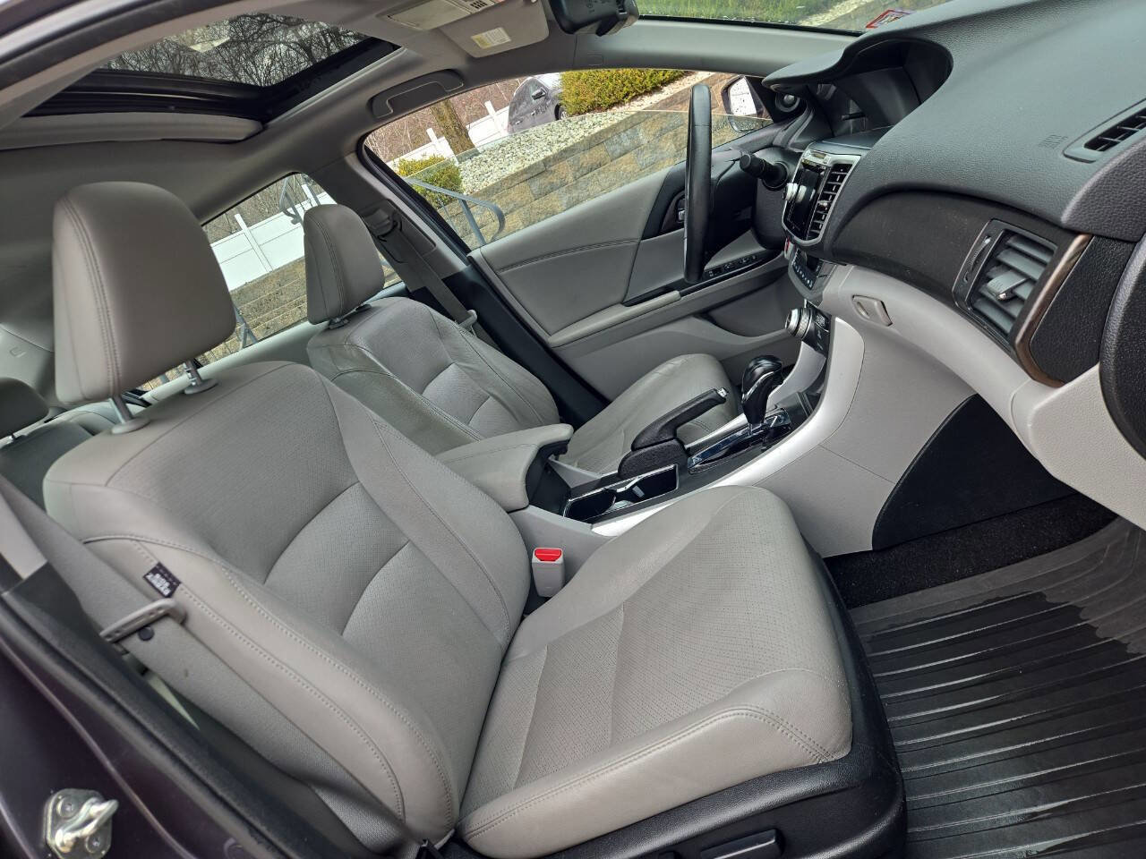 Used 2014 Honda Accord Touring image 23