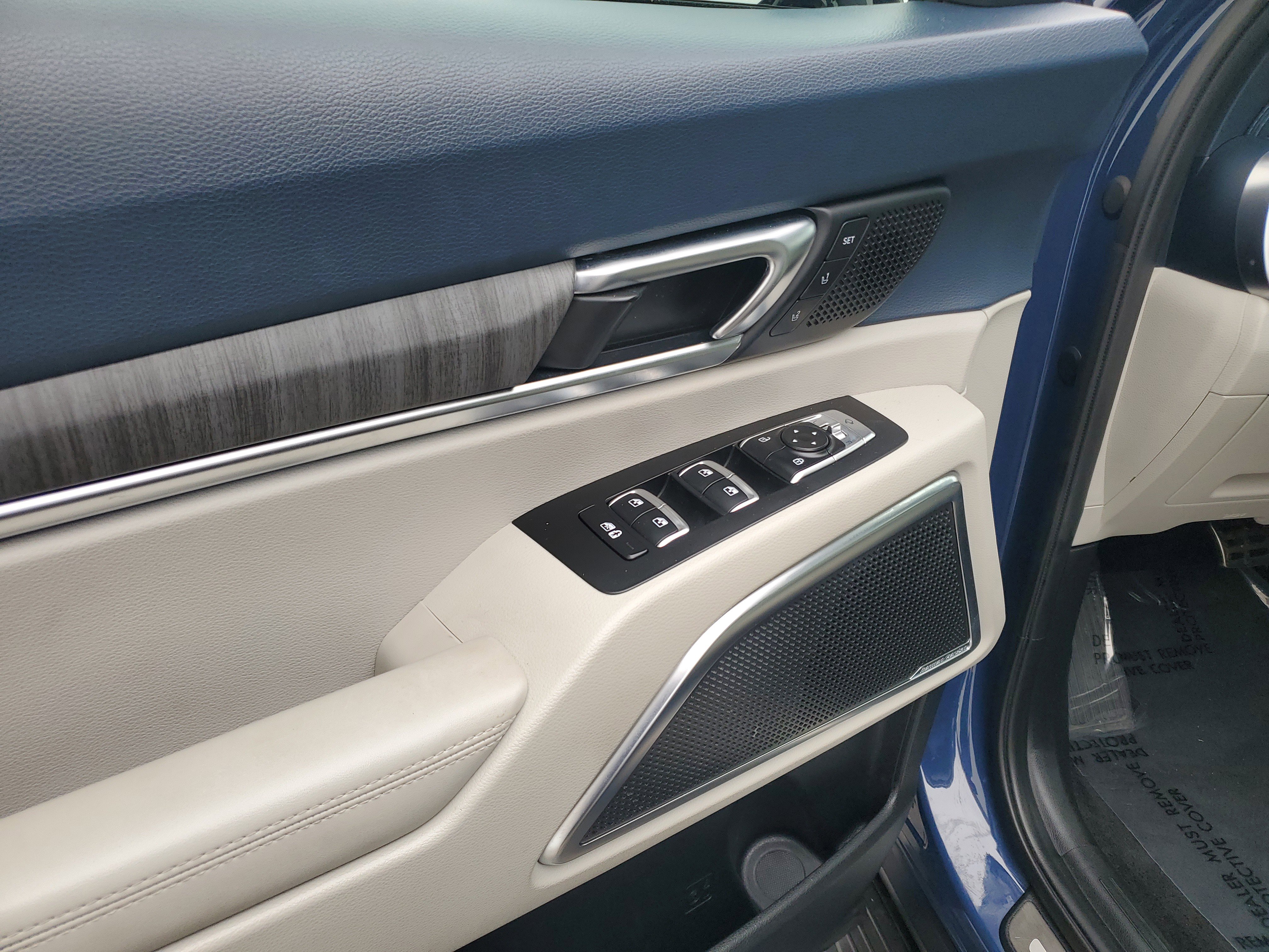 Used 2024 Kia Telluride SX Prestige w/ Towing Package image 21