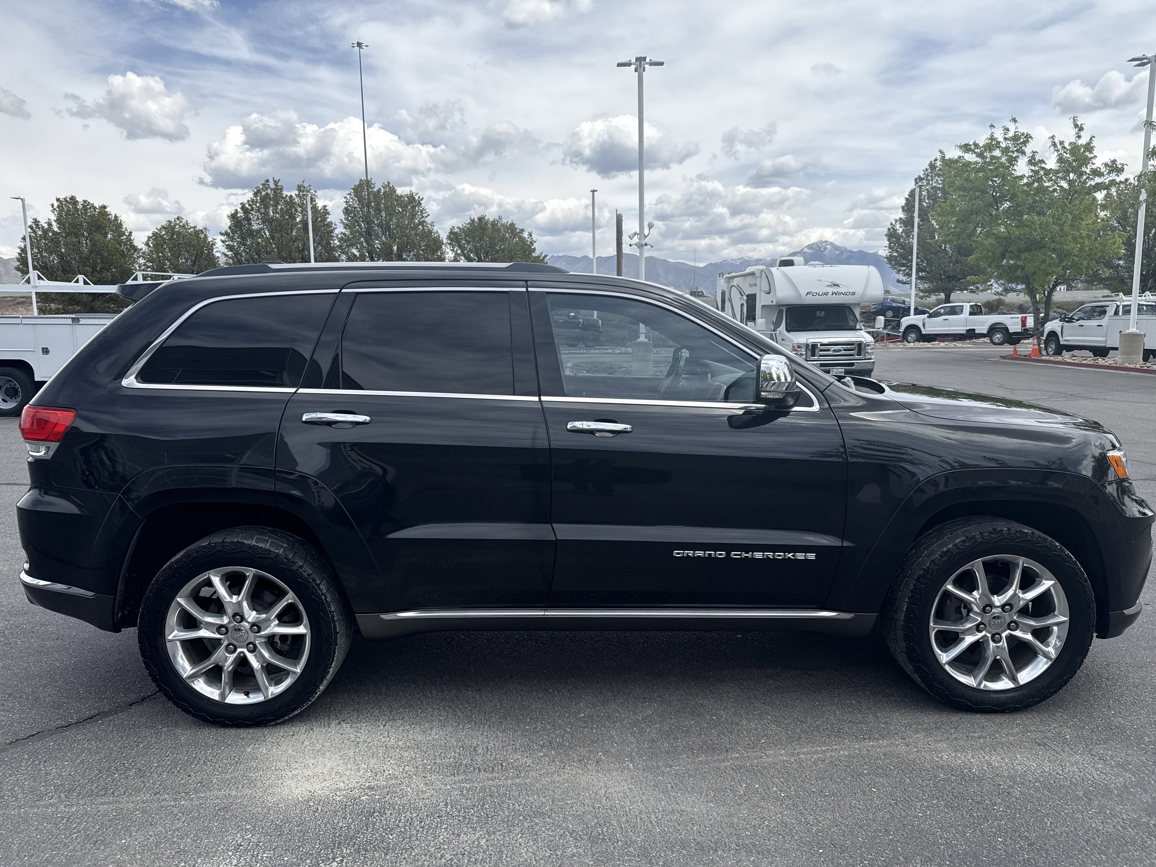 Used 2015 Jeep Grand Cherokee Summit AWD/4WD image 6