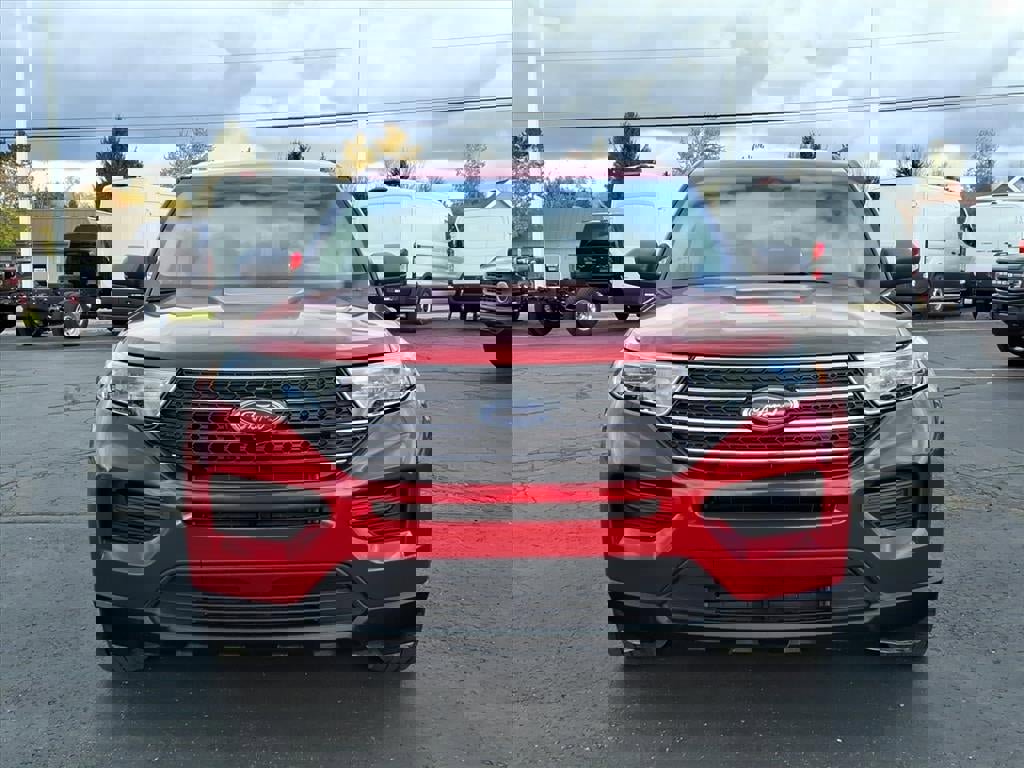 Used 2020 Ford Explorer XLT w/ Class III Trailer Tow Package image 2