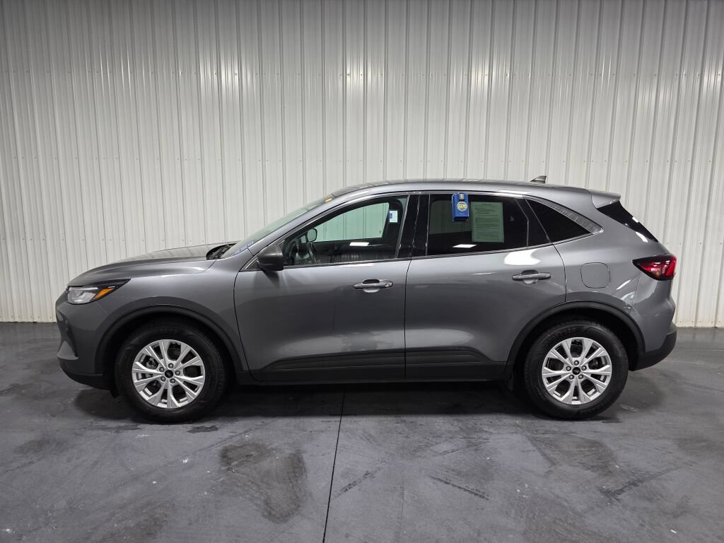Used 2023 Ford Escape Active w/ Tech Pack #1 FWD image 4