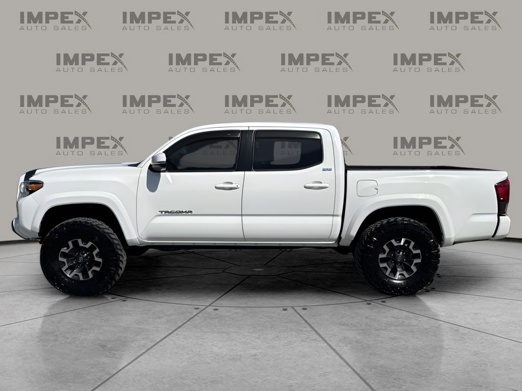 Used 2023 Toyota Tacoma SR5 w/ Technology Package image 2