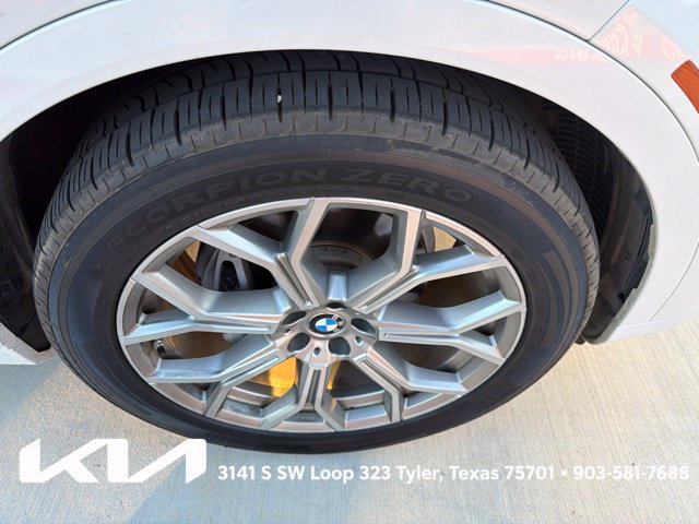 Used 2019 BMW X7 xDrive40i w/ Premium Package AWD/4WD image 14