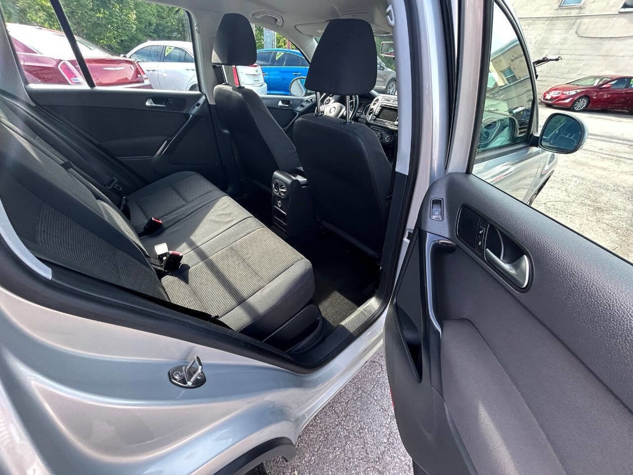 Used 2015 Volkswagen Tiguan S FWD image 8