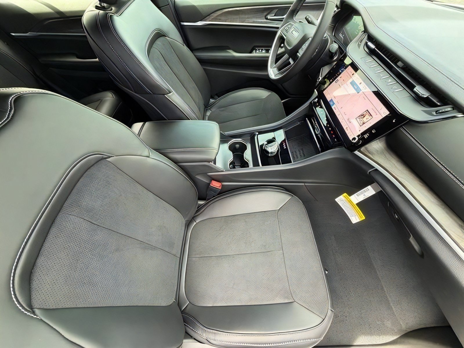 New 2026 Jeep Grand Cherokee Altitude RWD image 10