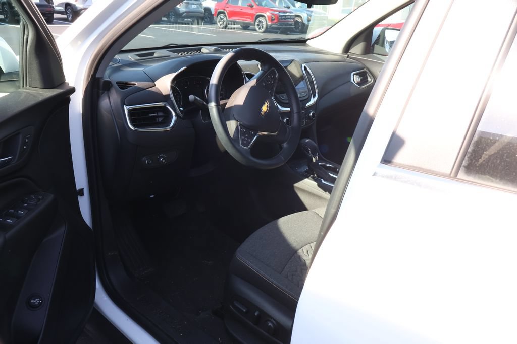 Used 2024 Chevrolet Equinox LT FWD image 9