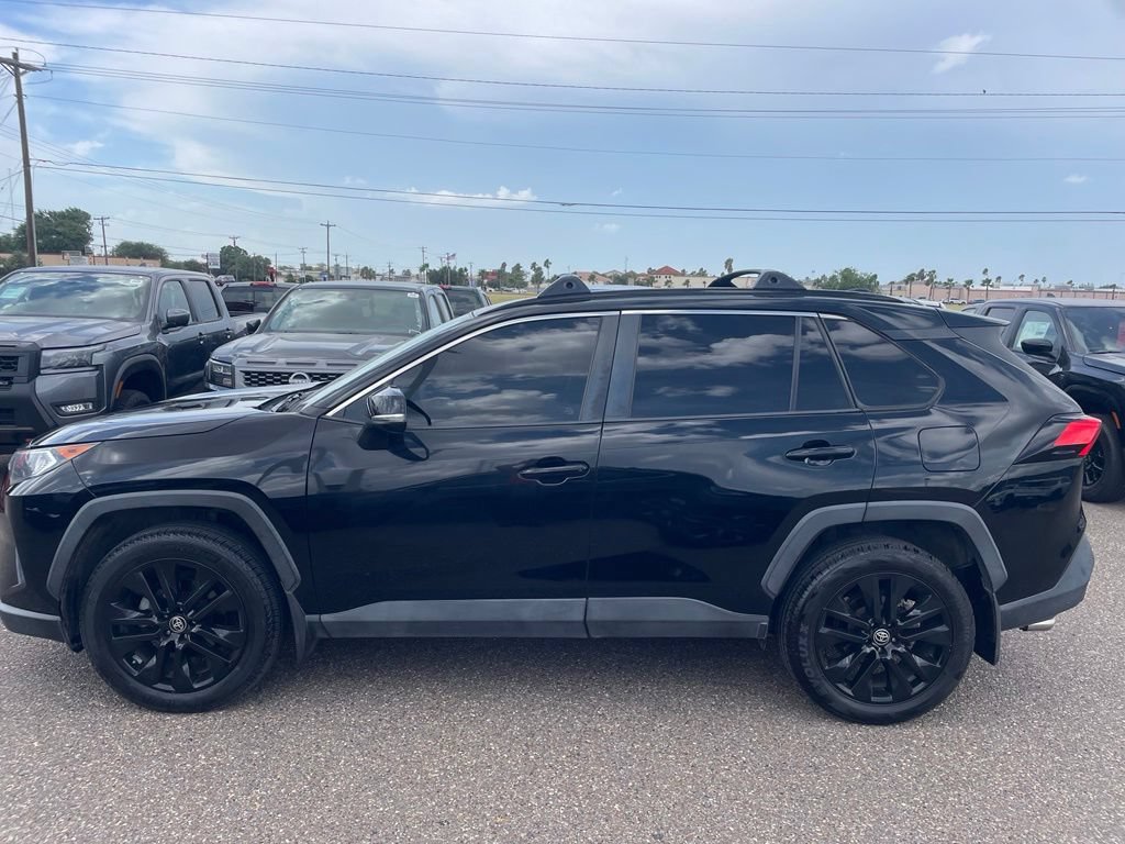 Used 2021 Toyota RAV4 XLE Premium FWD image 4