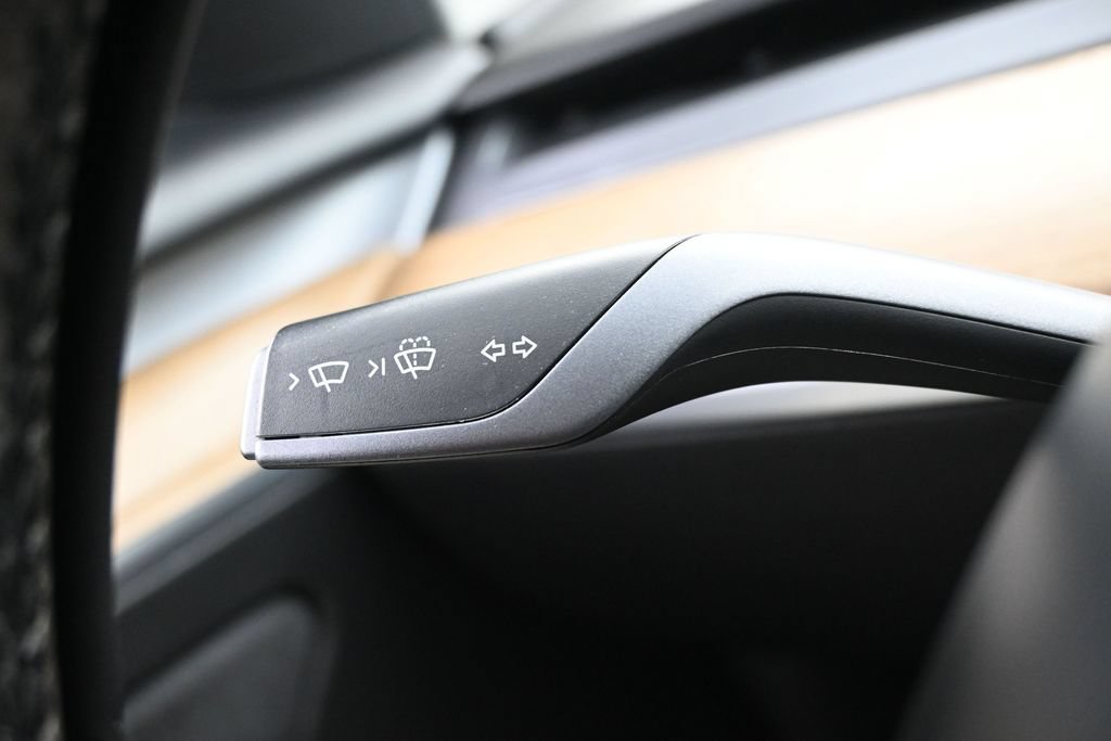 Used 2021 Tesla Model 3 Standard Range Plus RWD image 17