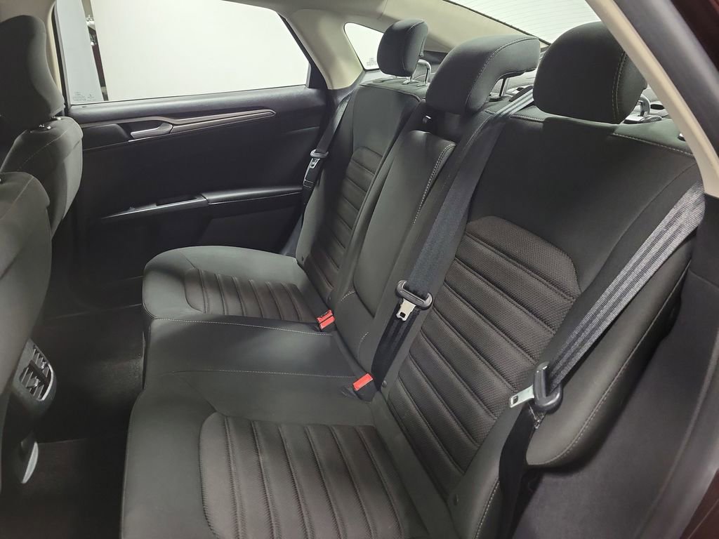 Used 2018 Ford Fusion SE w/ Fusion SE Technology Package image 19