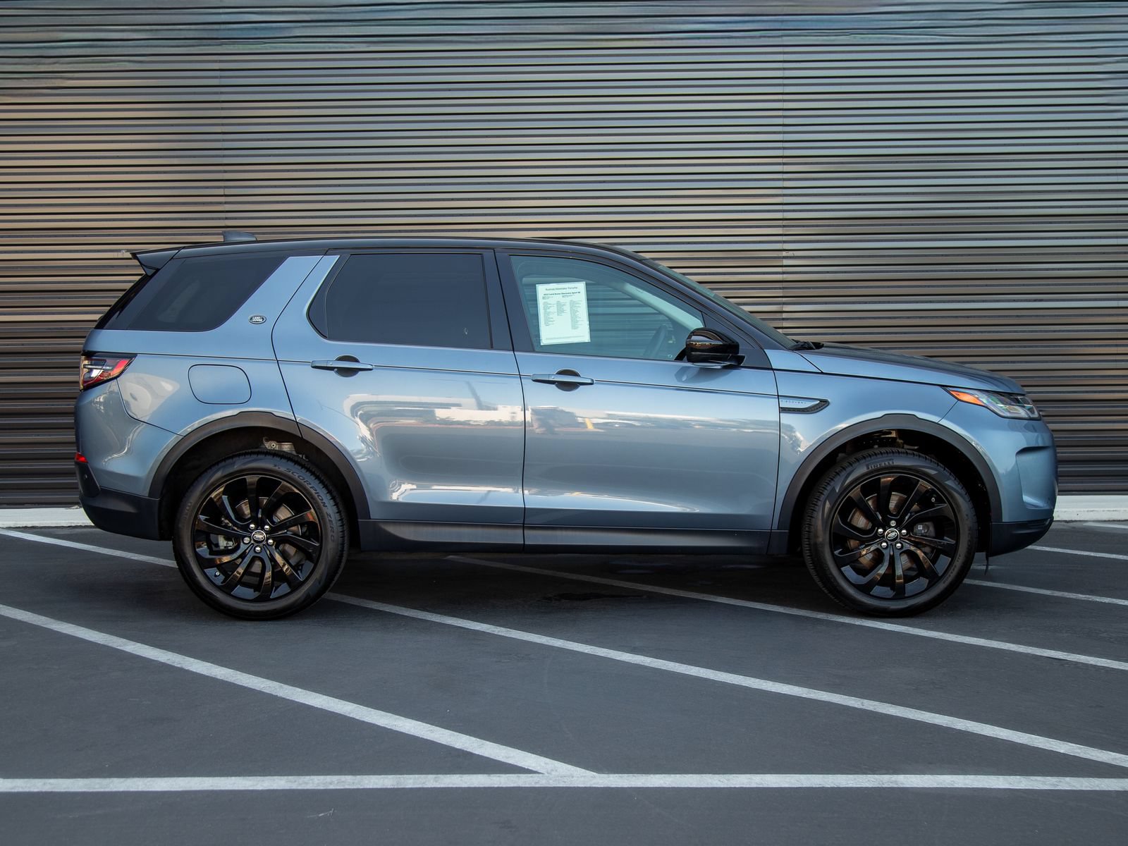 Used 2022 Land Rover Discovery Sport SE AWD/4WD image 8