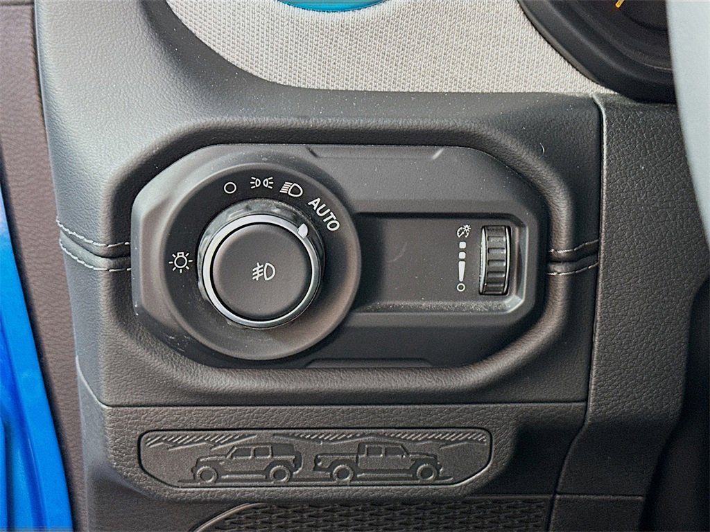Used 2024 Jeep Wrangler Sahara w/ Technology Group image 10