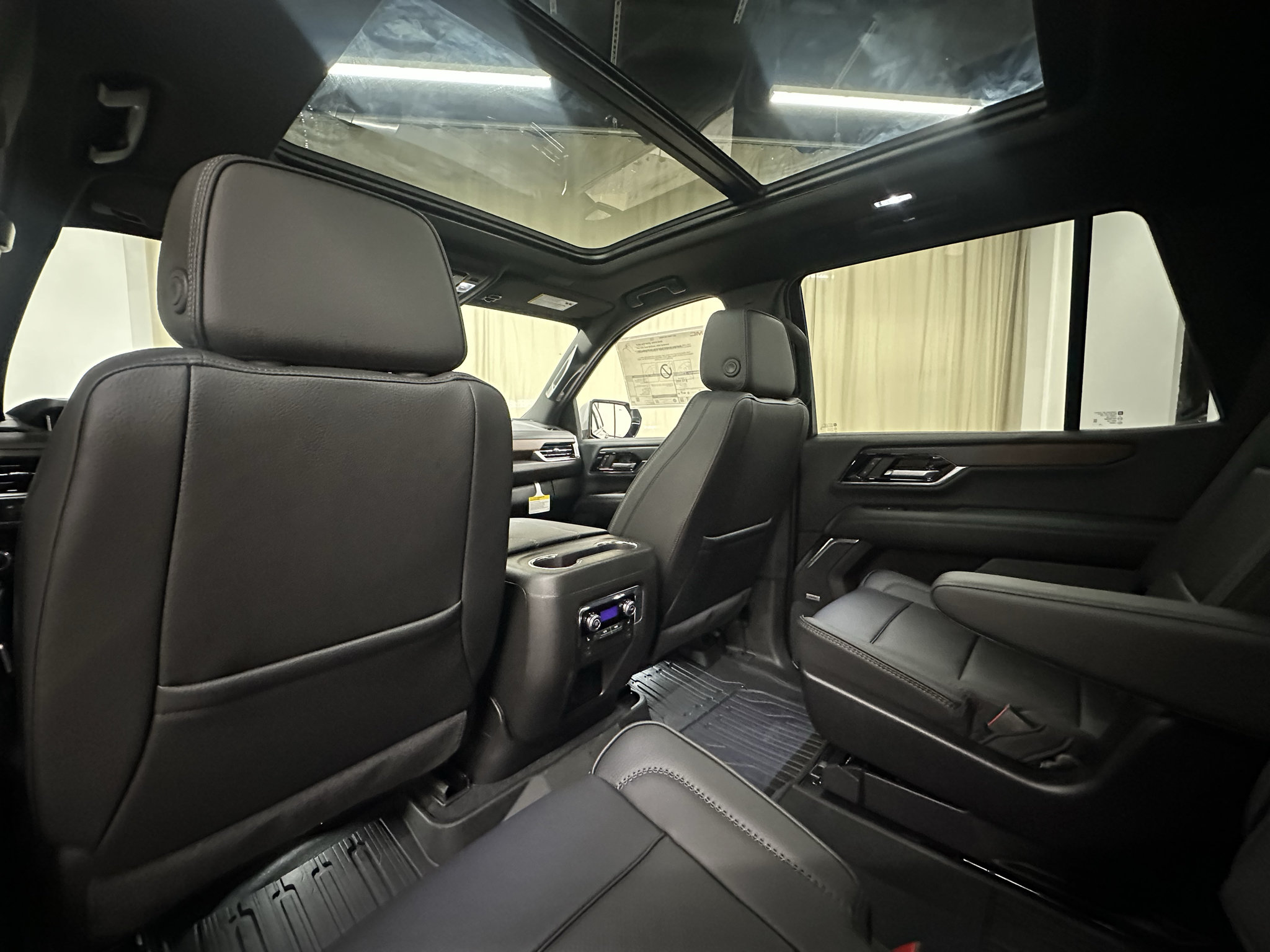 New 2027 GMC Yukon Denali w/ Sun & Power Step Package AWD/4WD image 23