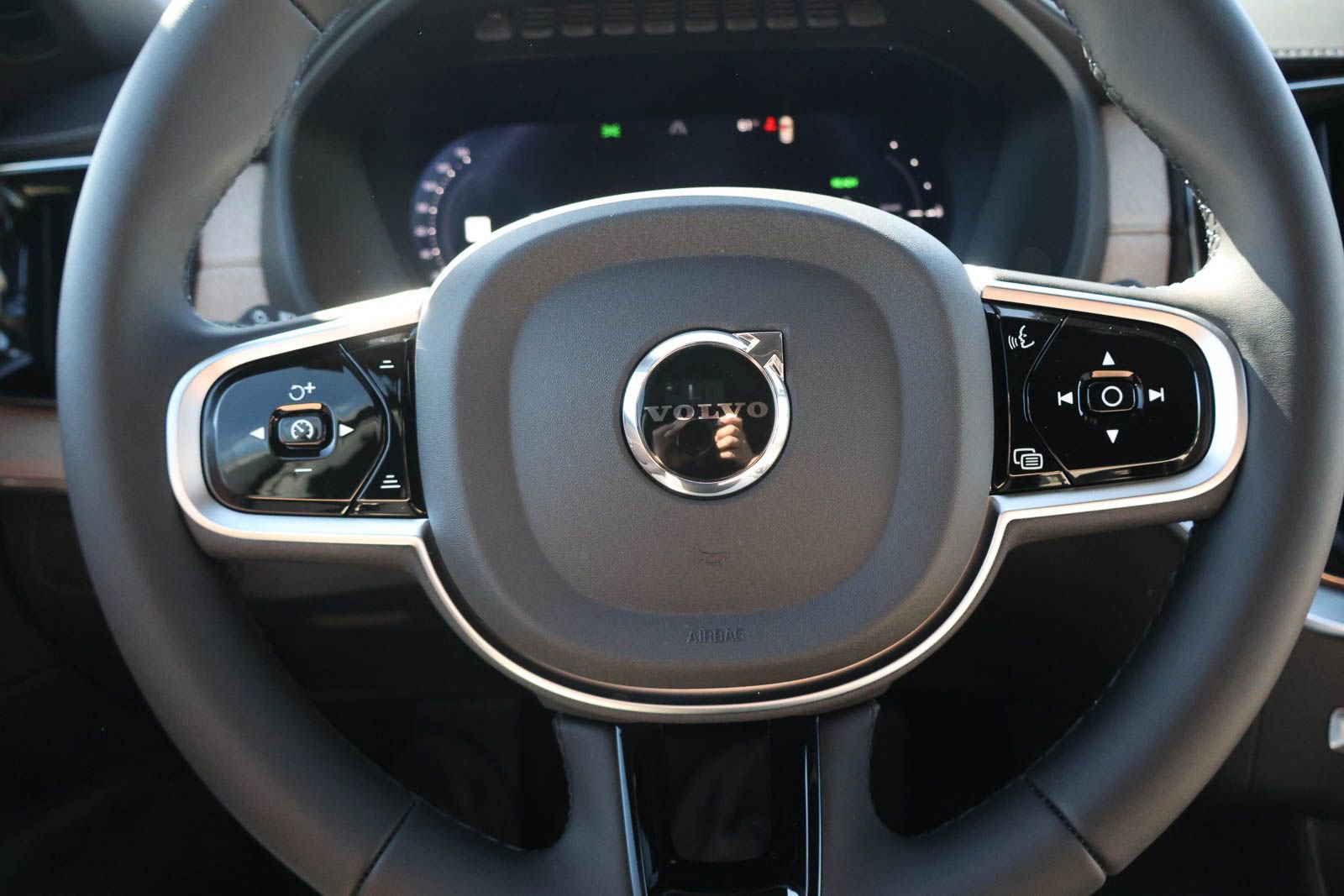 New 2026 Volvo XC90 T8 Plus w/ Protection Package AWD/4WD image 36