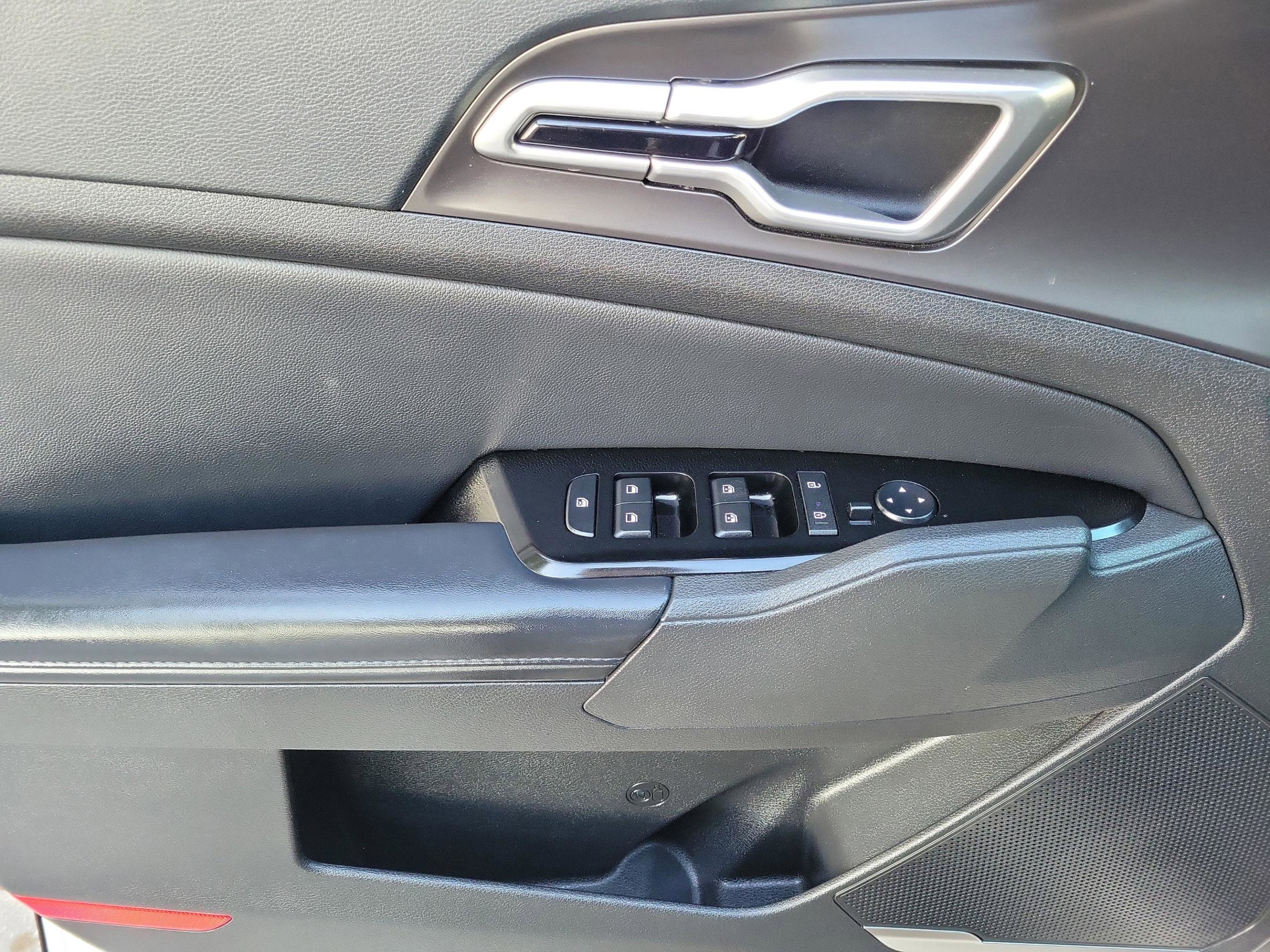 Certified 2023 Kia Sportage EX FWD image 14