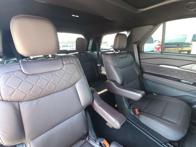 Used 2025 Ford Explorer Platinum w/ Ultimate Package image 18