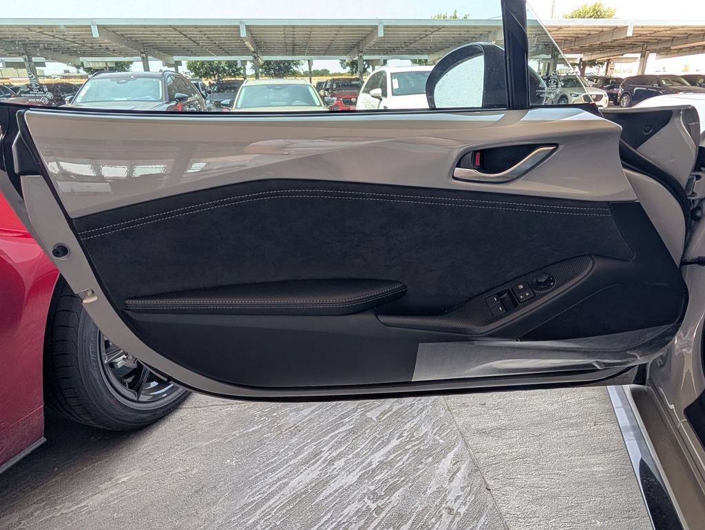 New 2026 MAZDA MX-5 Miata RF Club RWD image 8