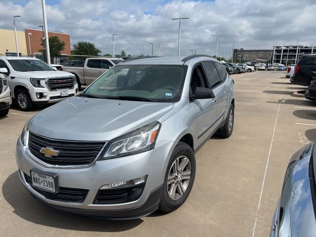 Used 2017 Chevrolet Traverse LS FWD image 2