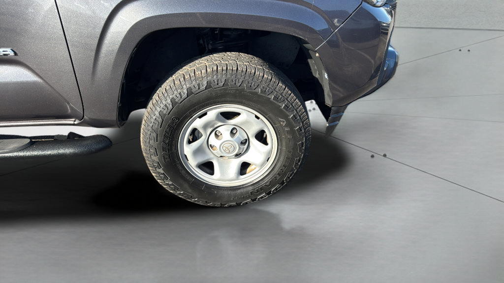Used 2016 Toyota Tacoma SR5 w/ Towing Package RWD image 34