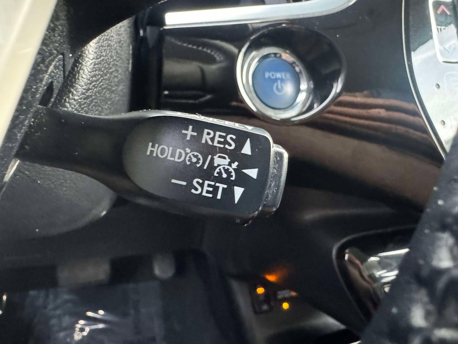 Used 2017 Toyota Prius Prime Premium image 31