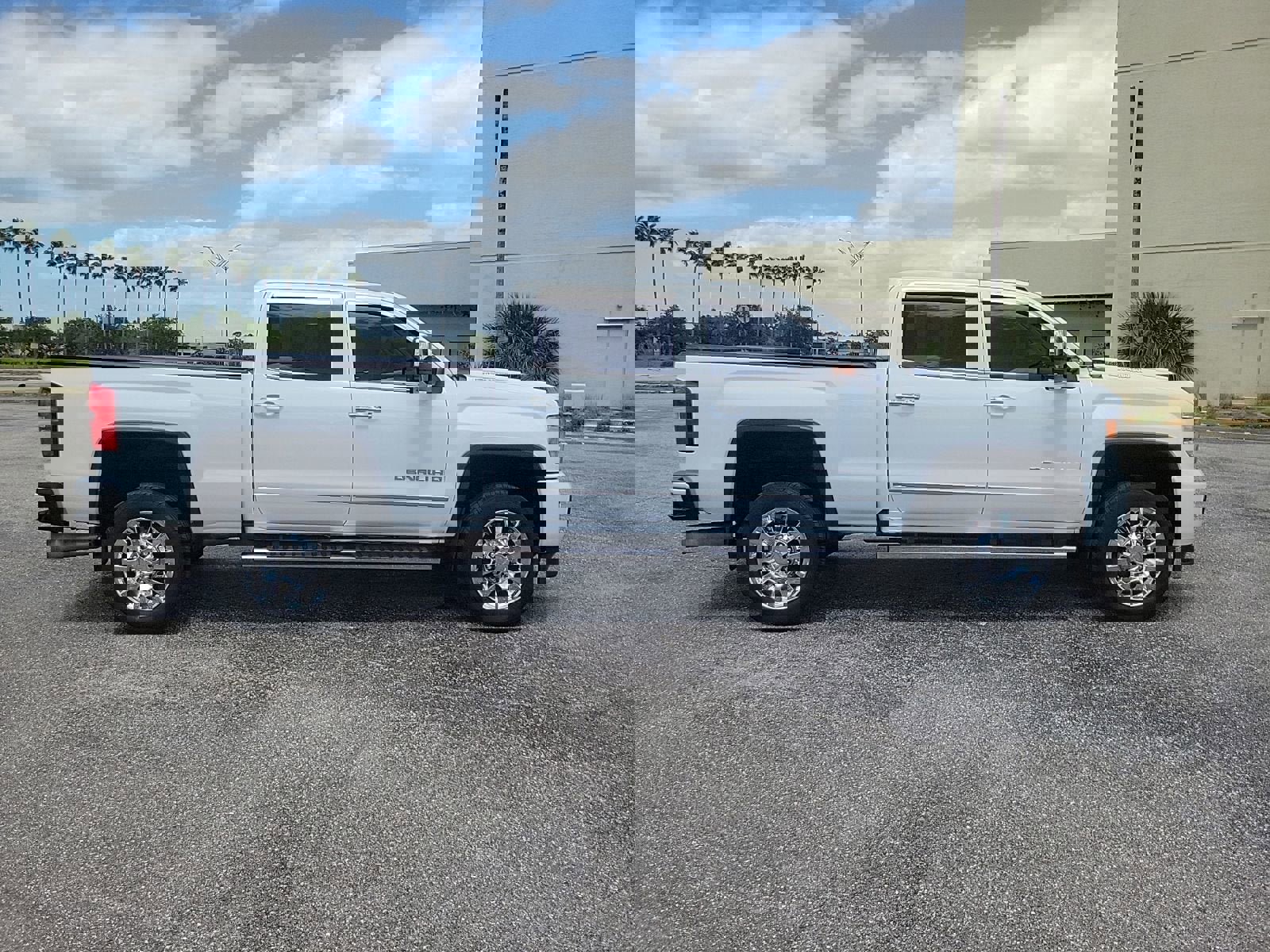 Used 2017 GMC Sierra 2500 Denali w/ Duramax Plus Package AWD/4WD image 4