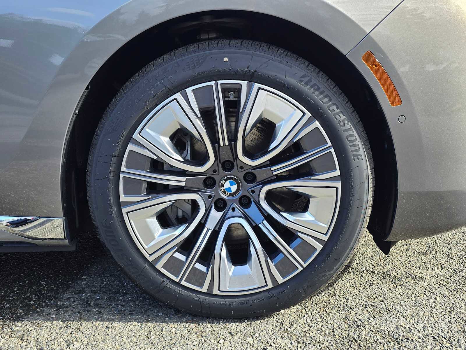 New 2025 BMW i7 xDrive60 image 8