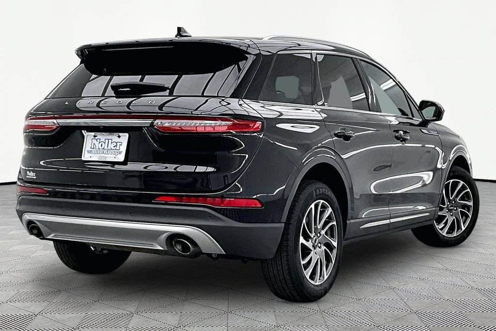Used 2022 Lincoln Corsair AWD w/ Equipment Group 101A image 2