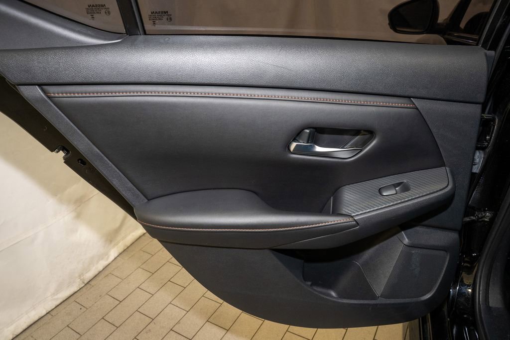 Certified 2022 Nissan Sentra SR w/ Midnight Edition image 9