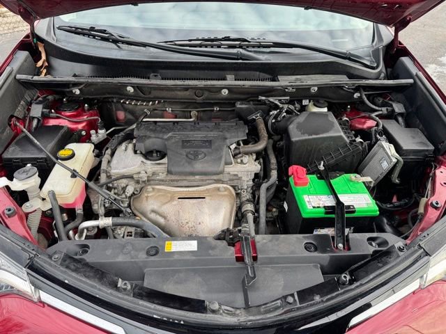 Used 2018 Toyota RAV4 LE image 16