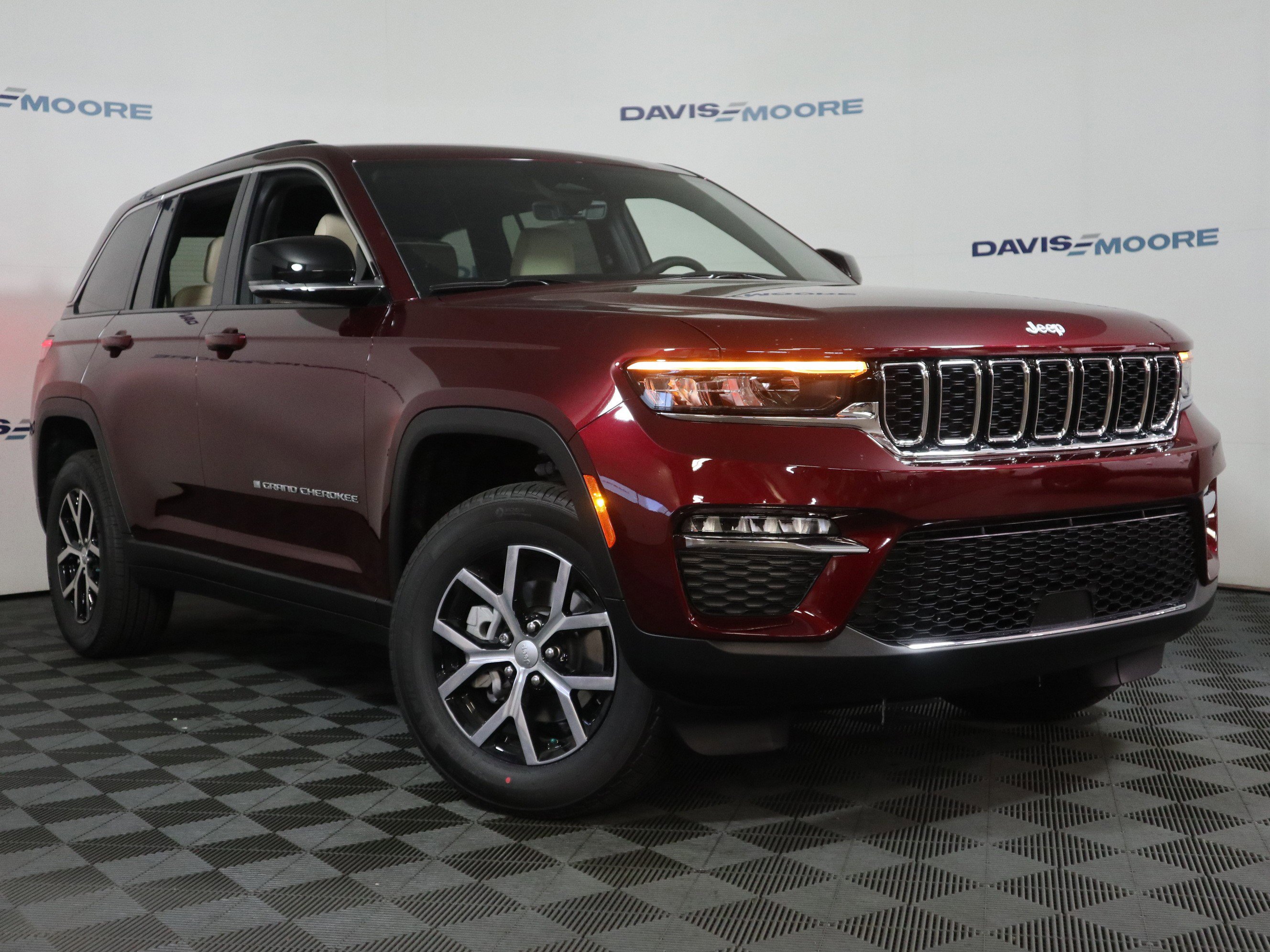 New 2025 Jeep Grand Cherokee Limited video 2
