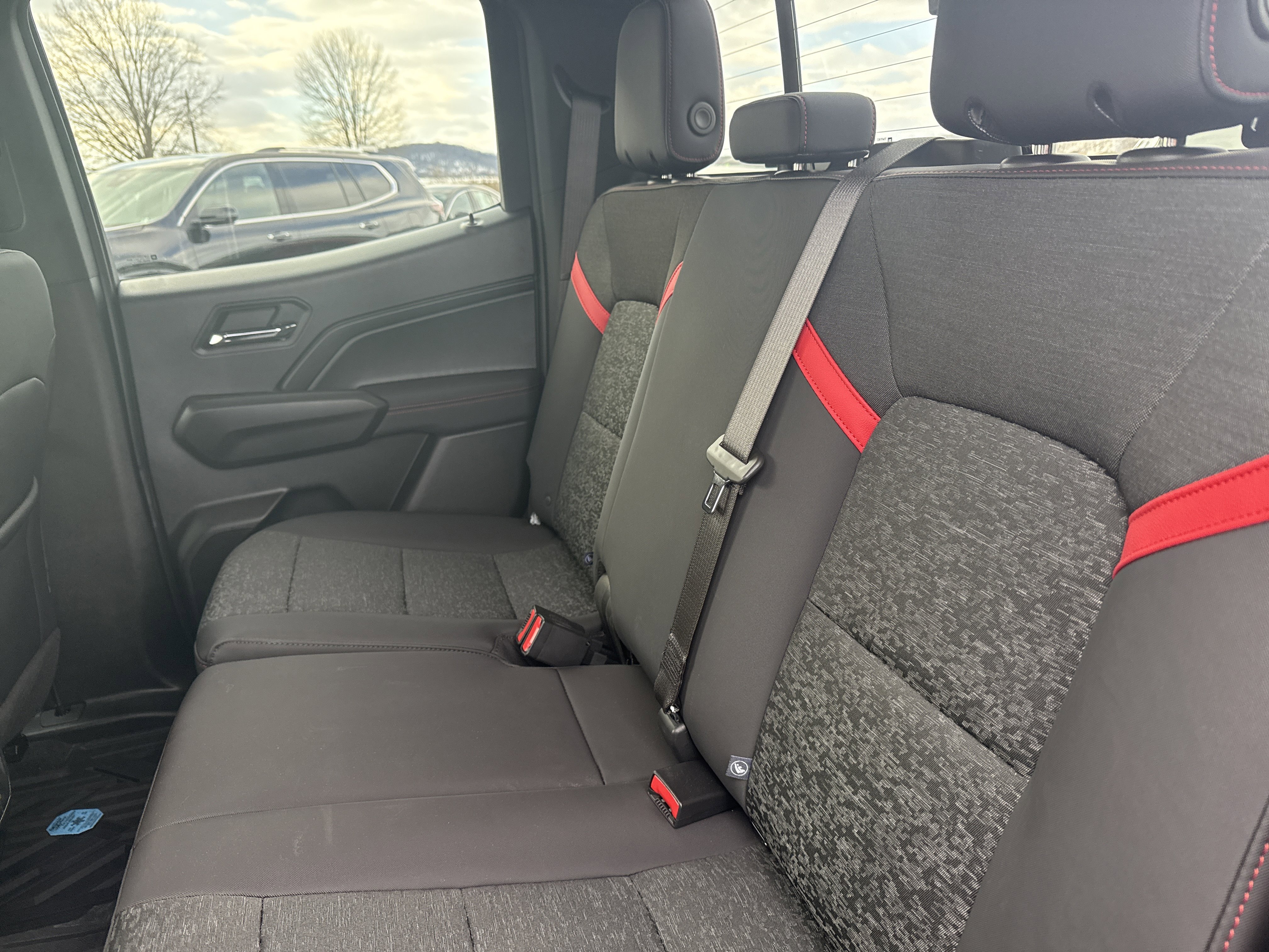 Used 2024 Chevrolet Colorado Z71 w/ Z71 Convenience Package 2 image 13